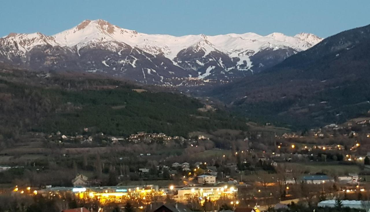 Appartement Plan D'Eau Vue Panoramique Embrun Esterno foto